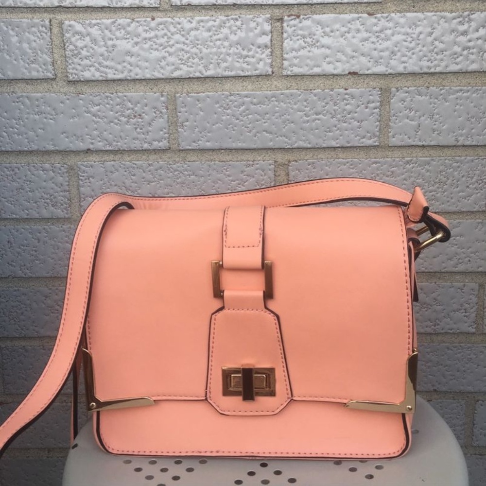 New pink shoulder bag
